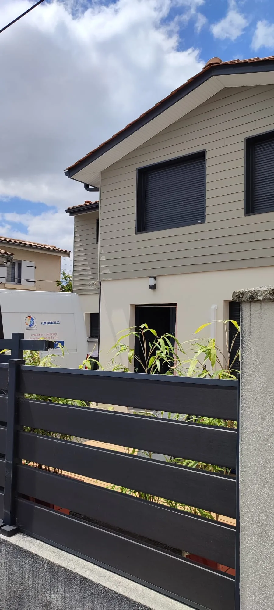Détail de l'installation de tuyauterie climatisée